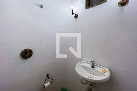 Lavabo de casa para alugar com 4 quartos, 330m² em Planalto Paulista, São Paulo