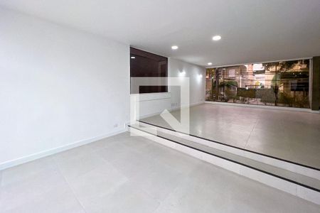 Sala de casa para alugar com 4 quartos, 330m² em Planalto Paulista, São Paulo