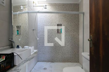 Casa para alugar com 285m², 3 quartos e 6 vagas Casa para alugar com 285m², 3 quartos e 6 vagasBanheiro da Suíte 1