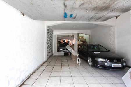 Casa para alugar com 285m², 3 quartos e 6 vagas Casa para alugar com 285m², 3 quartos e 6 vagasGaragem