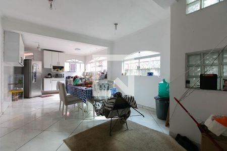 Casa para alugar com 285m², 3 quartos e 6 vagas Casa para alugar com 285m², 3 quartos e 6 vagasCozinha