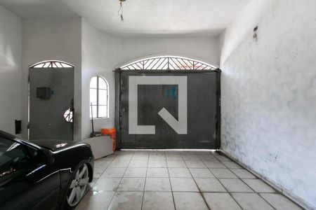 Casa para alugar com 285m², 3 quartos e 6 vagas Casa para alugar com 285m², 3 quartos e 6 vagasGaragem