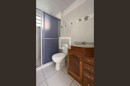 Banheiro de apartamento à venda com 1 quarto, 36m² em Campo Novo, Porto Alegre