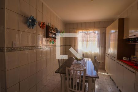 Casa à venda com 250m², 3 quartos e 2 vagas Casa à venda com 250m², 3 quartos e 2 vagasCozinha