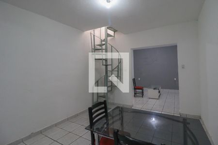 Casa à venda com 250m², 3 quartos e 2 vagas Casa à venda com 250m², 3 quartos e 2 vagasSala 2