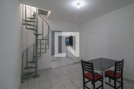 Casa à venda com 250m², 3 quartos e 2 vagas Casa à venda com 250m², 3 quartos e 2 vagasSala 2