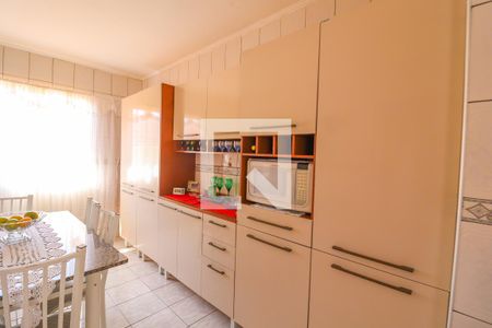 Casa à venda com 250m², 3 quartos e 2 vagas Casa à venda com 250m², 3 quartos e 2 vagasCozinha