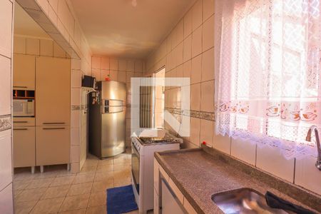 Casa à venda com 250m², 3 quartos e 2 vagas Casa à venda com 250m², 3 quartos e 2 vagasCozinha