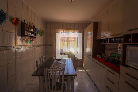 Casa à venda com 250m², 3 quartos e 2 vagas Casa à venda com 250m², 3 quartos e 2 vagasCozinha