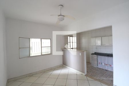 Sala 2 de casa para alugar com 3 quartos, 1080m² em Amendoeira, São Gonçalo