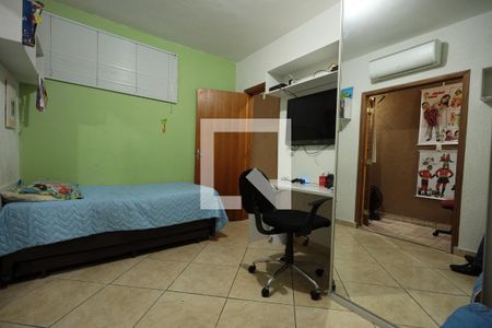 Quarto 2 de casa à venda com 3 quartos, 120m² em Jardim Santa Mena, Guarulhos