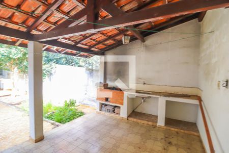 Casa à venda com 162m², 3 quartos e 1 vaga Casa à venda com 162m², 3 quartos e 1 vagaQuintal