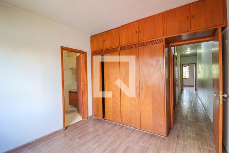 Casa à venda com 162m², 3 quartos e 1 vaga Casa à venda com 162m², 3 quartos e 1 vagaSuíte