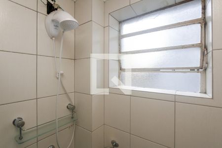 Banheiro de apartamento à venda com 1 quarto, 37m² em Bom Jesus, Porto Alegre