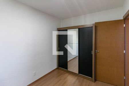 Quarto 1 de apartamento à venda com 2 quartos, 47m² em João Pinheiro, Belo Horizonte