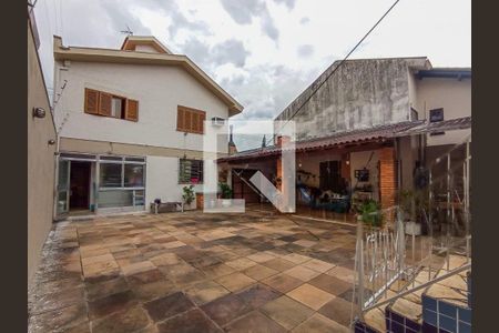 Casa à venda com 3 quartos, 220m² em Vila Ipiranga, Porto Alegre