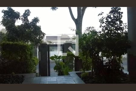 Casa à venda com 8 quartos, 360m² em Jardim Itu, Porto Alegre