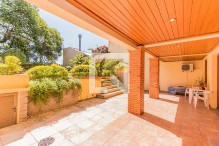 Casa à venda com 4 quartos, 600m² em Vila Jardim, Porto Alegre