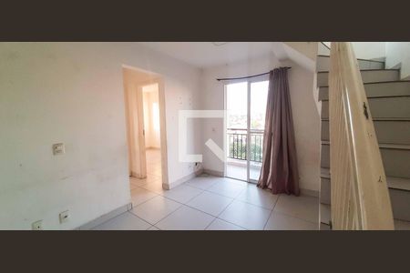 Sala de casa à venda com 3 quartos, 90m² em Santa Maria, Osasco