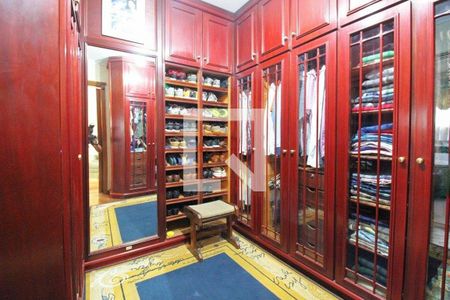 Casa à venda com 381m², 4 quartos e 4 vagas