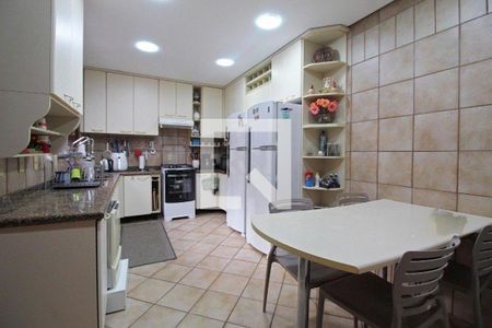 Casa à venda com 381m², 4 quartos e 4 vagas