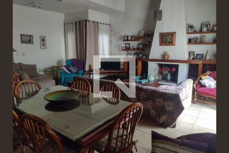 Casa à venda com 3 quartos, 251m² em Chácara das Pedras, Porto Alegre