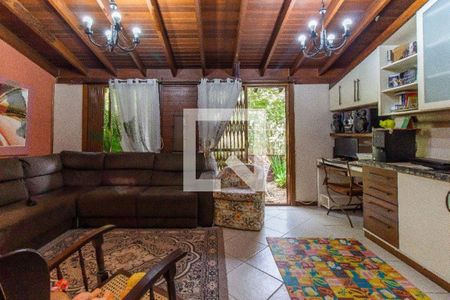 Casa à venda com 3 quartos, 120m² em Jardim Sabará, Porto Alegre