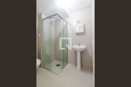 Banheiro de apartamento à venda com 1 quarto, 39m² em Farroupilha, Porto Alegre