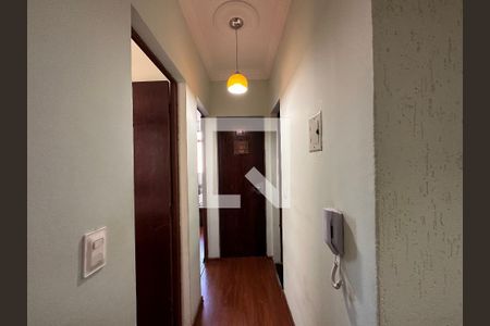 Corredor de apartamento para alugar com 3 quartos, 70m² em Sagrada Família, Belo Horizonte