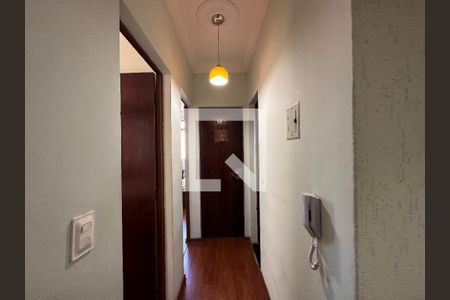 Corredor de apartamento para alugar com 3 quartos, 70m² em Sagrada Família, Belo Horizonte