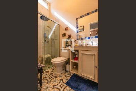 Casa de condomínio à venda com 205m², 3 quartos e 4 vagas Casa de condomínio à venda com 205m², 3 quartos e 4 vagasBanheiro Social