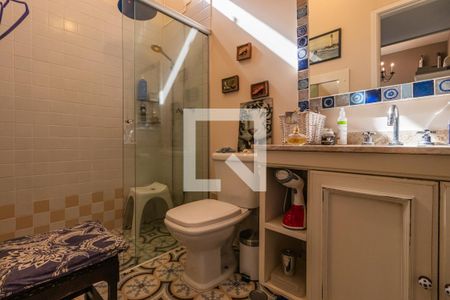 Casa de condomínio à venda com 205m², 3 quartos e 4 vagas Casa de condomínio à venda com 205m², 3 quartos e 4 vagasBanheiro Social