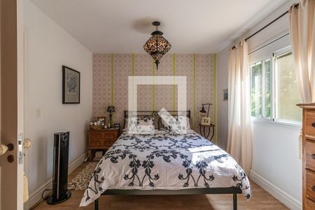 Casa de condomínio à venda com 205m², 3 quartos e 4 vagas Casa de condomínio à venda com 205m², 3 quartos e 4 vagasSuíte