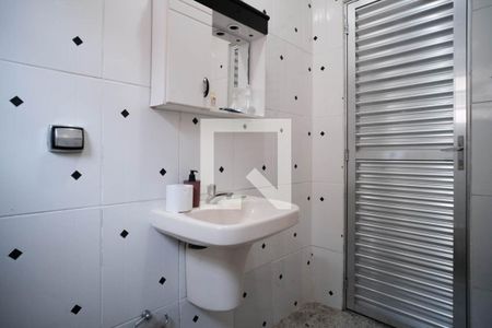 Banheiro de casa à venda com 3 quartos, 150m² em Jardim Gonzaga, São Paulo