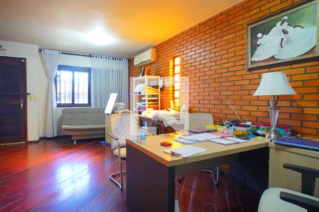 Sala de casa à venda com 3 quartos, 230m² em Jardim Itu, Porto Alegre