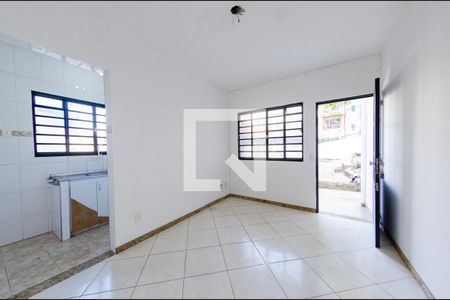 Sala de casa para alugar com 2 quartos, 294m² em Serra, Belo Horizonte
