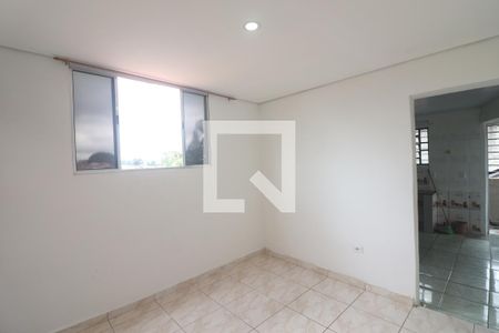 Sala  de casa para alugar com 2 quartos, 45m² em Vila Romero, São Paulo