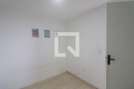 Quarto 2 de casa para alugar com 2 quartos, 45m² em Vila Romero, São Paulo