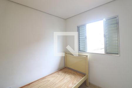 Quarto 1  de casa para alugar com 2 quartos, 45m² em Vila Romero, São Paulo