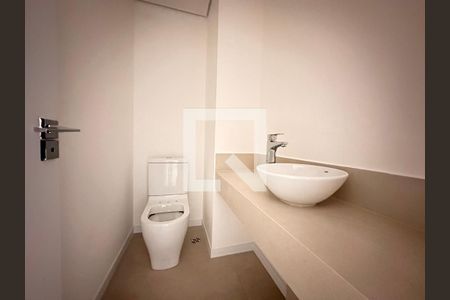 Banheiro de apartamento à venda com 2 quartos, 68m² em Lourdes, Belo Horizonte