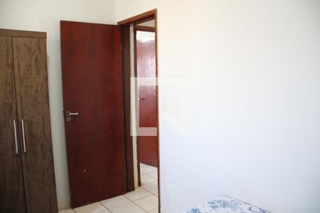 Quarto 2 de apartamento para alugar com 2 quartos, 52m² em Santa Mônica, Uberlândia