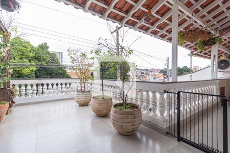 Sacada de casa à venda com 5 quartos, 355m² em Jardim das Flores, Osasco