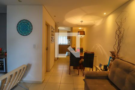 Sala de casa de condomínio para alugar com 3 quartos, 111m² em Jardim Carolina, Jundiaí