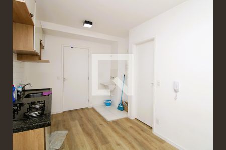 Sala / Cozinha de apartamento para alugar com 1 quarto, 29m² em Parque Vitória, São Paulo