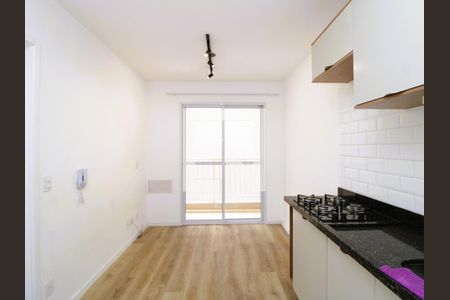 Sala / Cozinha de apartamento para alugar com 1 quarto, 29m² em Parque Vitória, São Paulo