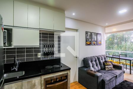 Cozinha de apartamento para alugar com 1 quarto, 37m² em Real Parque, São Paulo