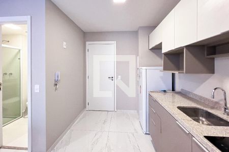 Cozinha de kitnet/studio para alugar com 1 quarto, 26m² em Moema, São Paulo