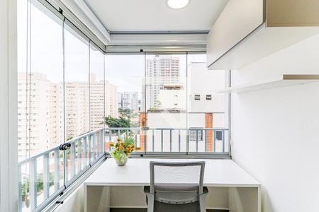 Varanda de kitnet/studio para alugar com 1 quarto, 20m² em Jardim das Acacias, São Paulo