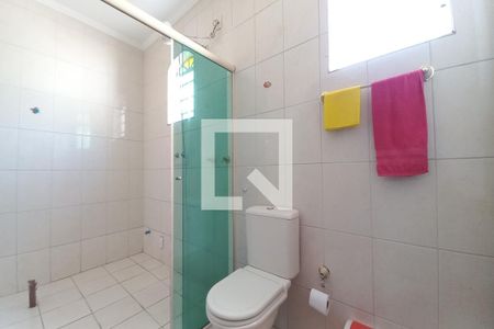 Casa à venda com 175m², 3 quartos e 2 vagas Casa à venda com 175m², 3 quartos e 2 vagasBanheiro da Suíte