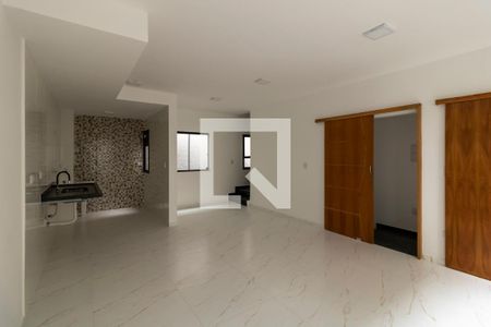 Casa de condomínio para alugar com 95m², 3 quartos e 2 vagasSala